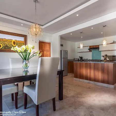 Sunset Beach Luxury Apartments Cape Town Exterior photo